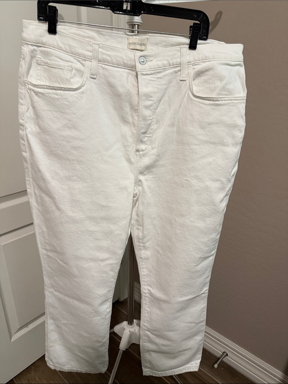 Favorite Daughter ViVi in Leche White Cropped Straight-Leg Jeans
